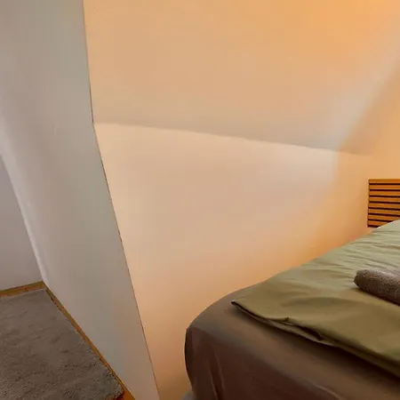 Lägenhet Auraloft - 3 Zimmer, 2 Baeder, 2 Parkplaetze, Balkon & Aufzug Merseburg