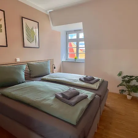 Larooms - Cs01 - 3 Zimmer, 7 Betten, 2 Baeder, 2 Parkplaetze, Balkon & Aufzug