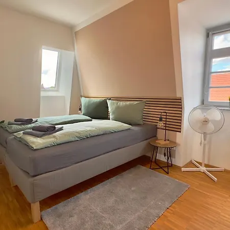 Larooms - Cs01 - 3 Zimmer, 7 Betten, 2 Baeder, 2 Parkplaetze, Balkon & Aufzug アパート メルゼブルク