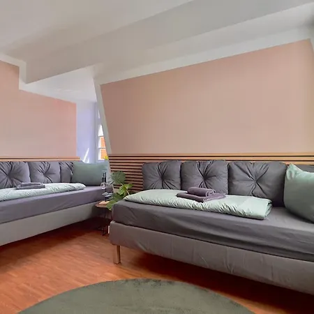 Larooms - Cs01 - 3 Zimmer, 7 Betten, 2 Baeder, 2 Parkplaetze, Balkon & Aufzug アパート メルゼブルク