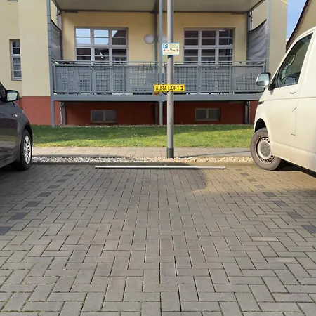 Auraloft - 3 Zimmer, 2 Baeder, 2 Parkplaetze, Balkon & Aufzug Lägenhet *