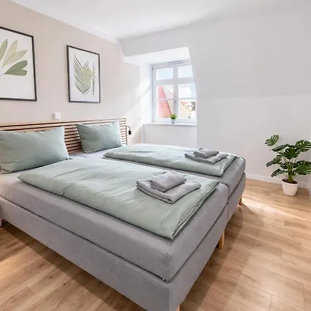 Apartmán Larooms - Cs01 - 3 Zimmer, 7 Betten, 2 Baeder, 2 Parkplaetze, Balkon & Aufzug