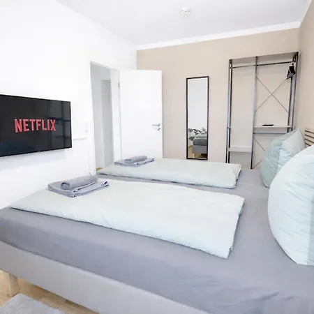 شقة Larooms - Cs01 - 3 Zimmer, 7 Betten, 2 Baeder, 2 Parkplaetze, Balkon & Aufzug مرسيبورغ