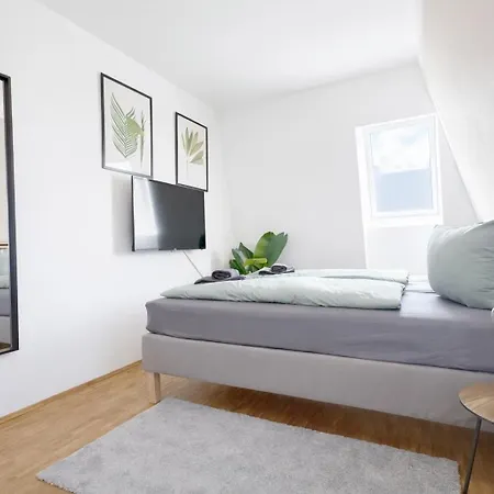 Larooms - Cs01 - 3 Zimmer, 7 Betten, 2 Baeder, 2 Parkplaetze, Balkon & Aufzug Lejlighed Merseburg